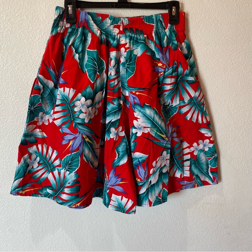 Vtg Hawaiian Classics Unisex Red Tropical Floral Shorts Beach Coastal USA